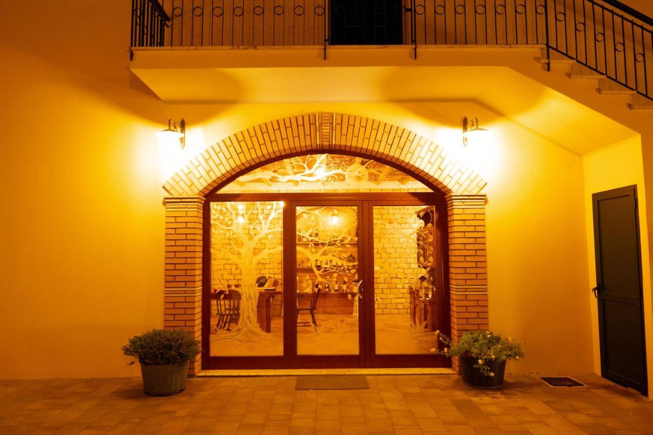 Agriturismo Casa Chiara Латина Экстерьер фото