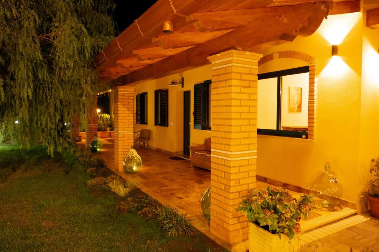 Agriturismo Casa Chiara Латина Экстерьер фото